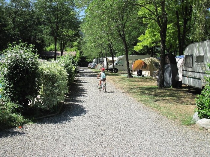 Forfait Confort : Voiture + Tente/Caravane Ou Camping-Car + Électricité 6A / 10A (2 Pers.)