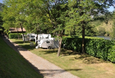 Comfort Package : car + tent/caravan or camping-car + electricity 6A/ 10A (2 pers.) — 2