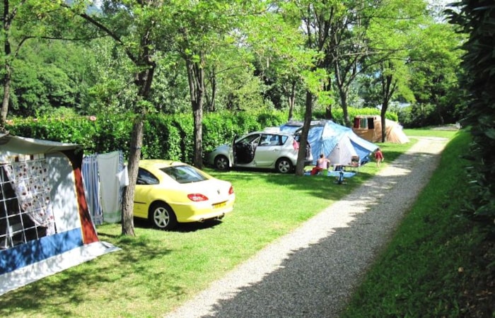 Forfait Confort : Voiture + Tente/Caravane Ou Camping-Car + Électricité 6A / 10A (2 Pers.)