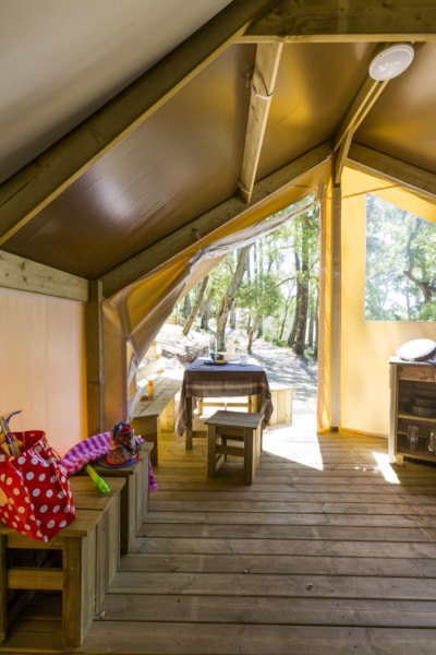 Eco-lodge 17m² + Half-covered terrace — 4