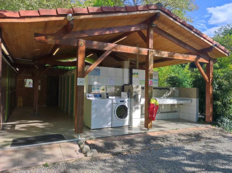 Forfait Confort : Voiture + Tente/Caravane Ou Camping-Car + Électricité 6A / 10A (2 Pers.)