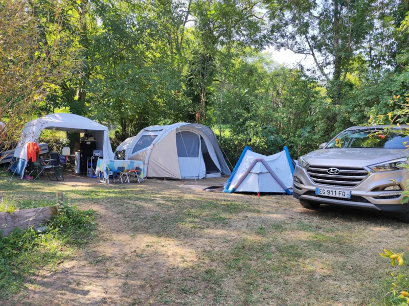 Forfait Confort : Voiture + Tente/Caravane Ou Camping-Car + Électricité 6A / 10A (2 Pers.)