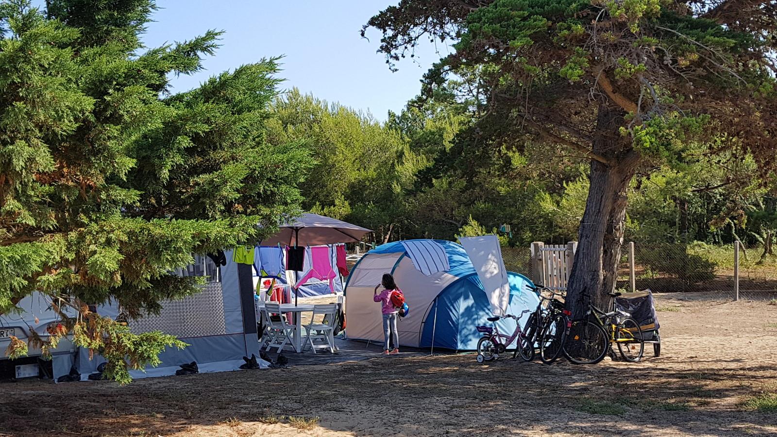 Emplacement - Emplacement Confort - Camping Huttopia Ars en Ré