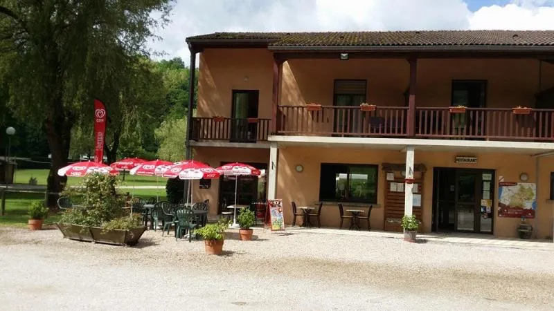 Chambre - Chambre D'hôtel N°4 Avec Balcon : 1 Lit De 140 - Camping Les 4 Saisons