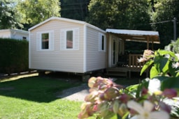 Accommodation - Mobile-Home Ustou : Bathroom With Sheltered Terrace - Camping Les 4 Saisons