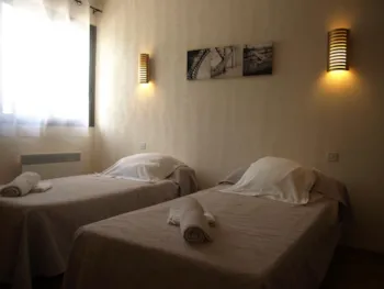 Zimmer - Schlafzimmer 3 : (3 Einzelbetten) - Camping Les 4 Saisons