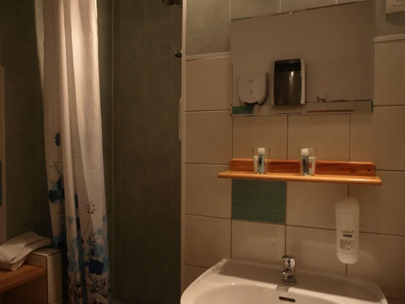 Chambre D'hôtel N°3 : 3 Lits De 90