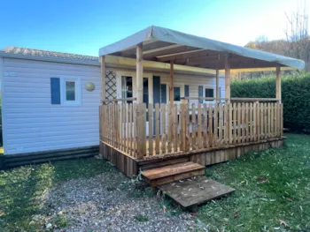 Mietunterkunft - Mobilheim Aulus : 1 Badezimmer Mit Überdachter Terrasse - Camping Les 4 Saisons