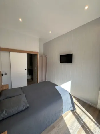 Zimmer - Schlafzimmer 2:(1Bett De 140) - Camping Les 4 Saisons