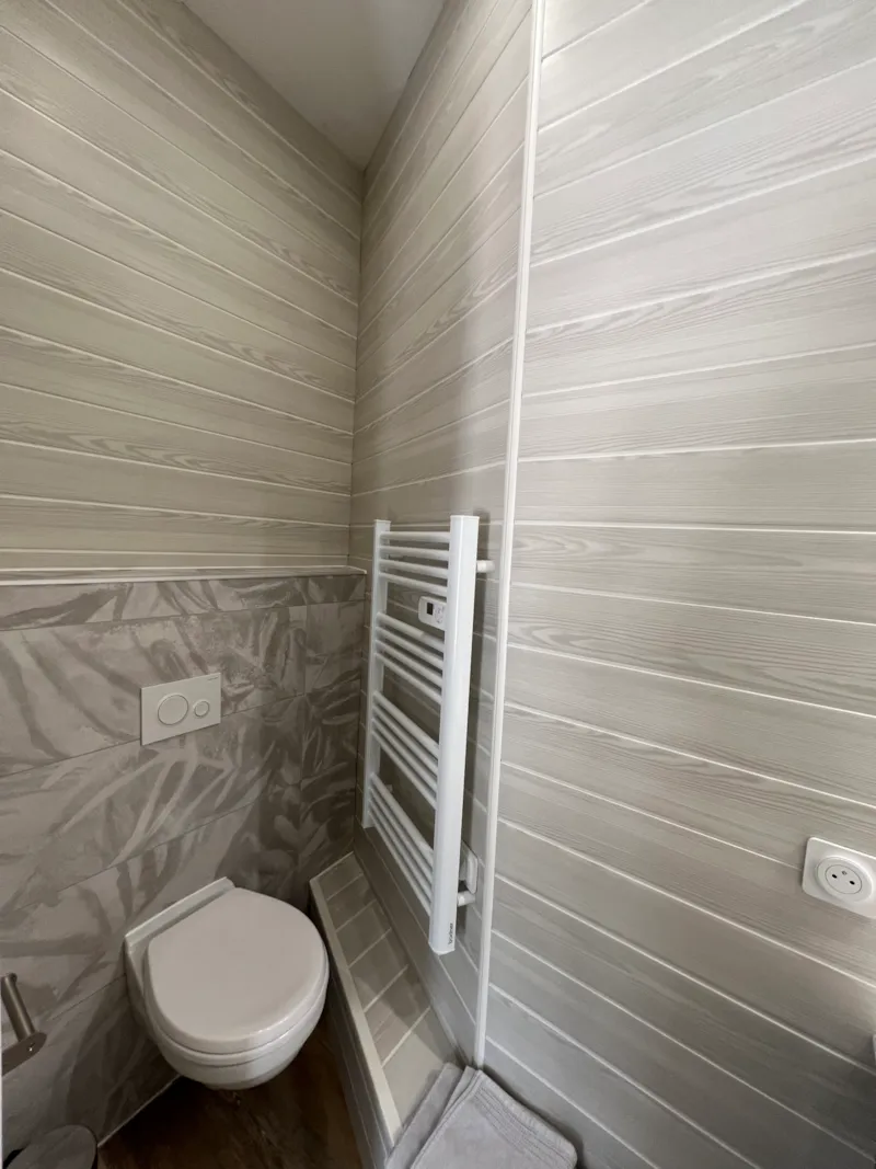 Chambre D'hôtel N°8 : 1 Lits De 140