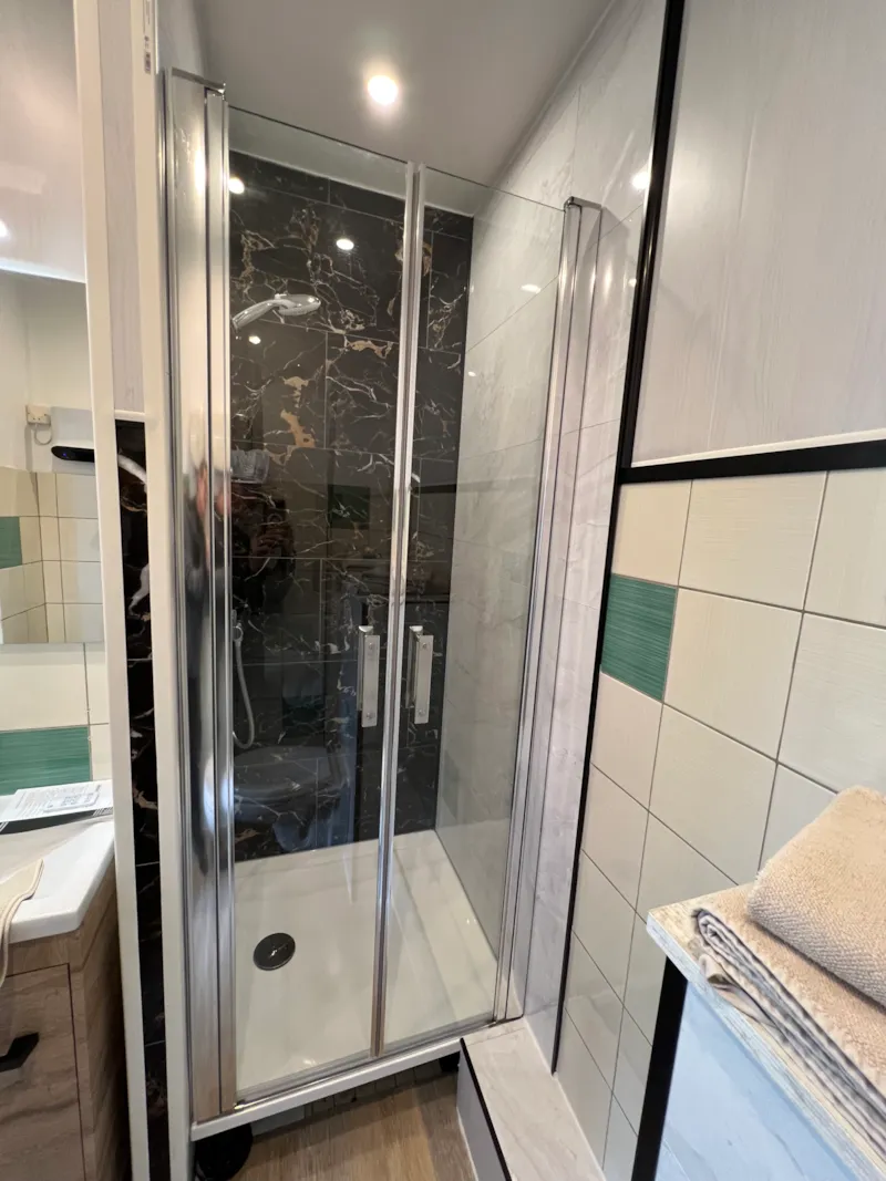 Chambre D'hôtel N°1 : 2 Lits De 90