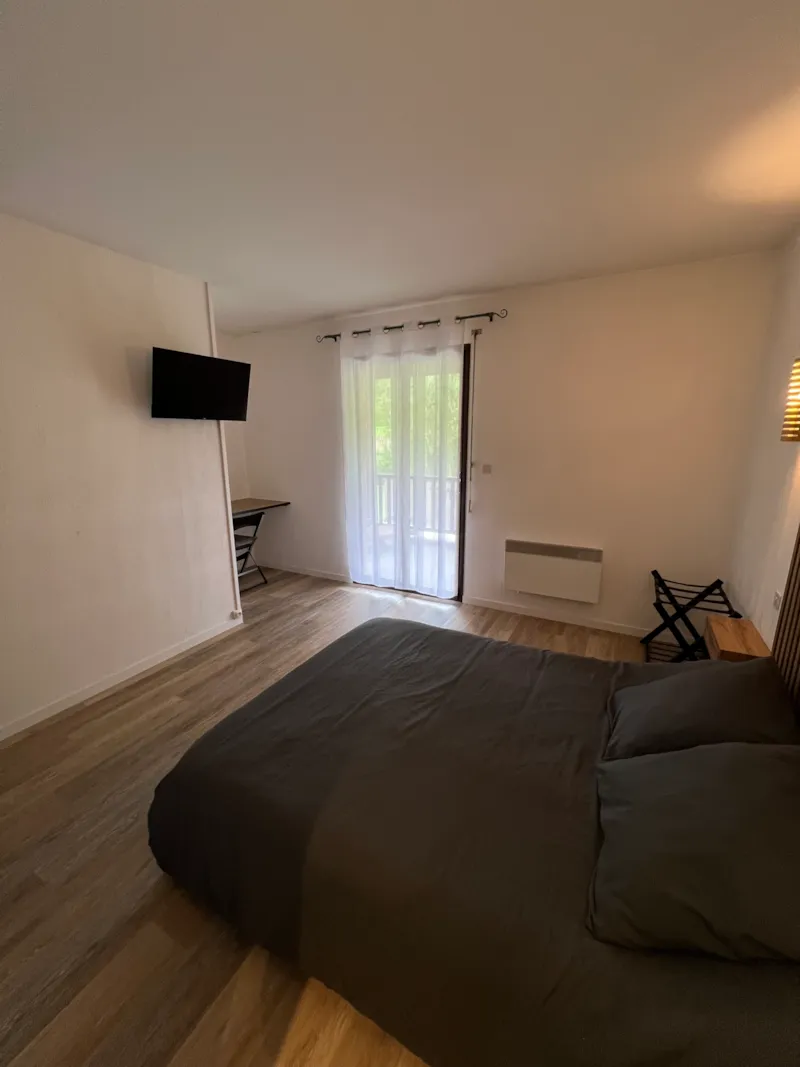 Chambre D'hôtel N°6 Avec Terrasse : 1 Lit De 140