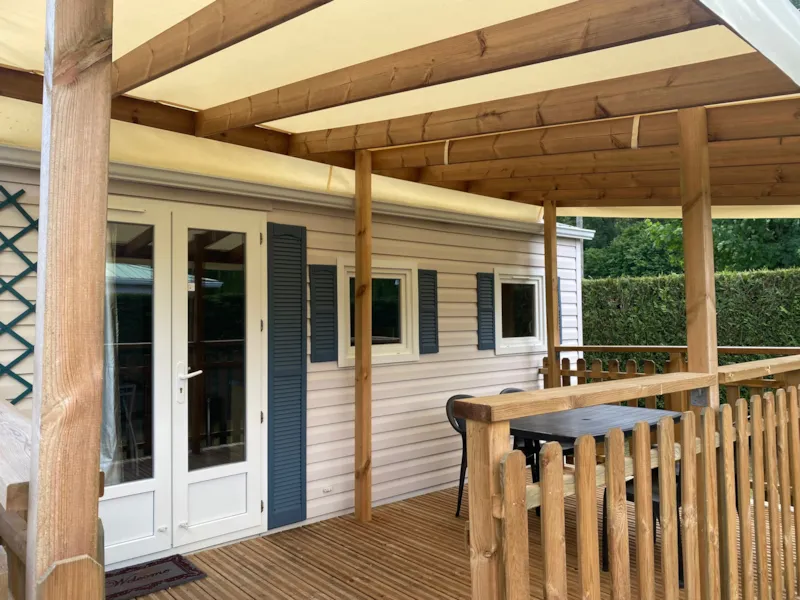 Mobil-Home Aulus Dimanche : 1 Salle D'eau Avec Terrasse Couverte