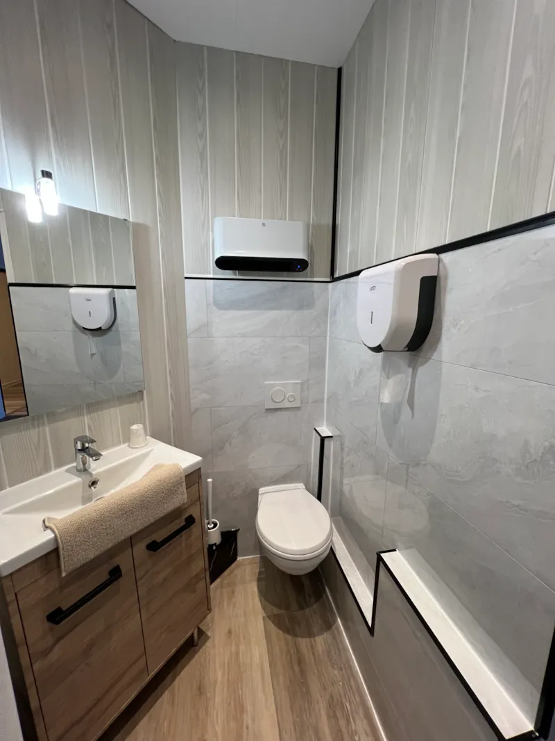 Chambre D'hôtel N°3 : 3 Lits De 90