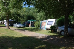 Kampeerplaats(en) - Pakket: Standplaats + Tent, Caravan Of Camper - Camping La Borderie