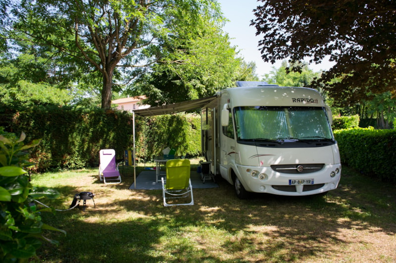 Stellplatz Nature (Zelt, Wohnwagen, Wohnmobil / 1 Auto)