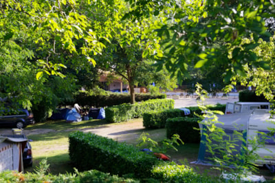 Privilege Package (1 tent, caravan or motorhome / 1 car) 100 - 130m²