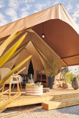 Accommodation - New// Woodlodge Comfort Tent Family 34M² - (3 Bedrooms) - Without Sanitairy - Flower Camping LES MIJEANNES