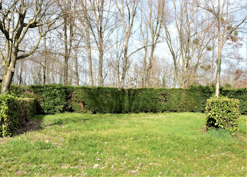 Forfait Privilège (1 Tente, Caravane Ou Camping-Car / 1 Voiture / Électricité 10A) De 100 À 130M²