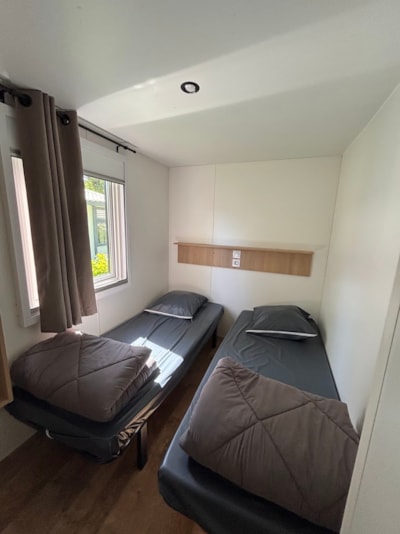 Premium mobile home 40m² (3 bedrooms-6 people) + 2 bathrooms + TV + LV + Plancha + Air conditioning