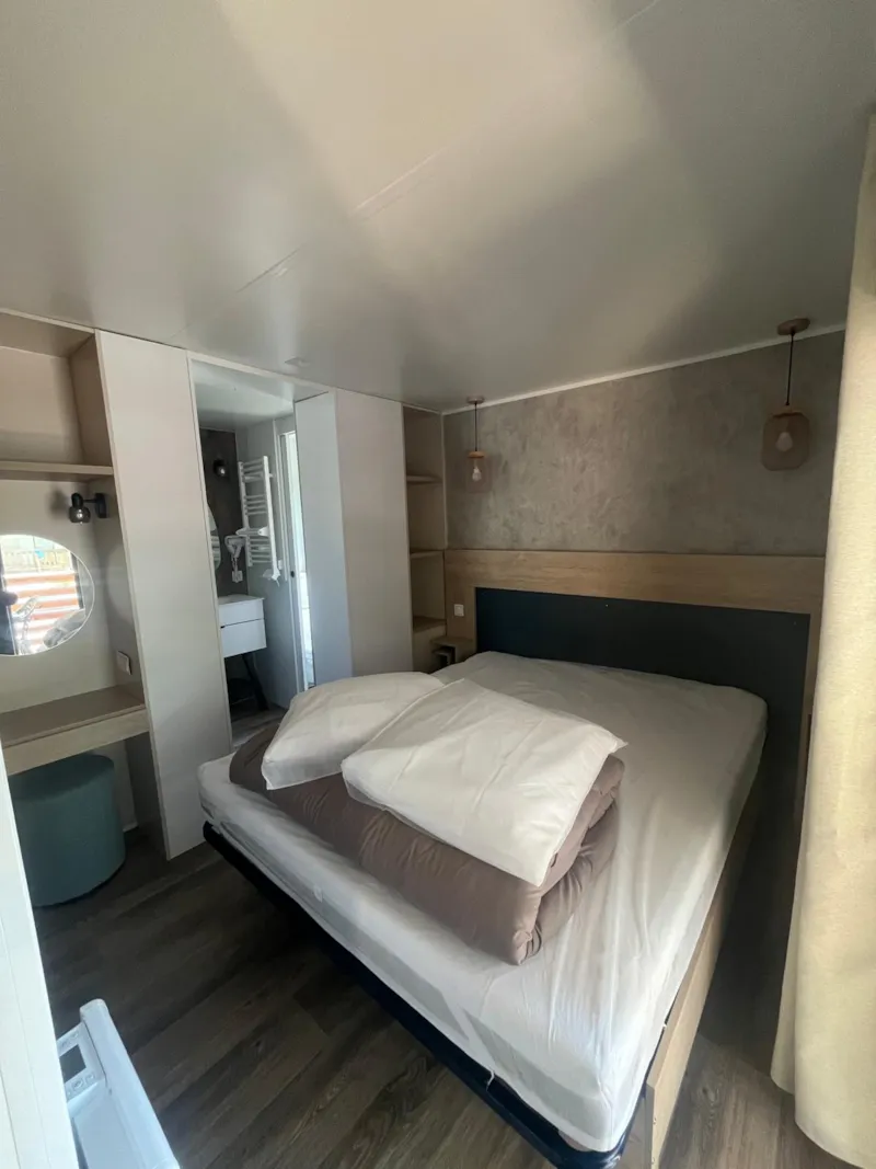 Mobil-Home Premium 40M² - 2 Chambres + Terrasse Couverte + Clim Réversible + Tv