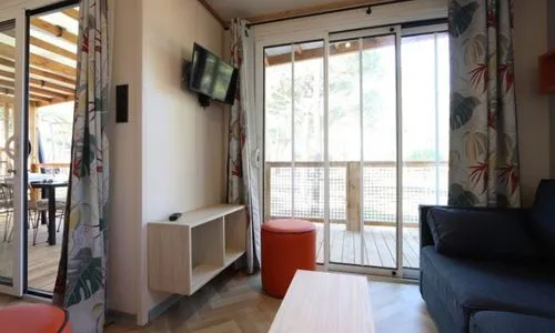 Chalet Spa Confort 42M² - 3 Chambres + Terrasse Couverte + Clim Réversible + Tv