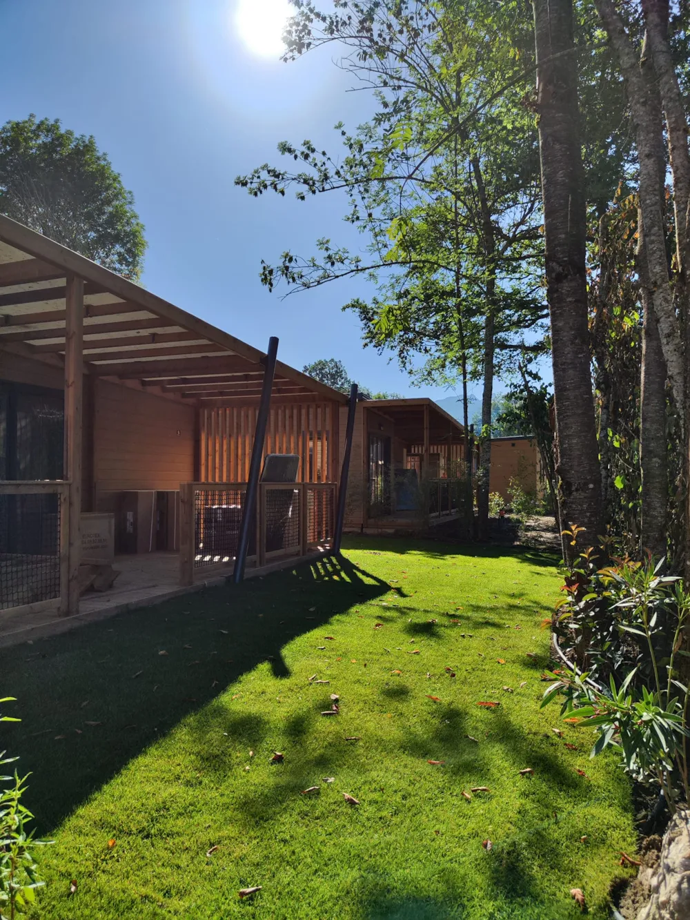 Location - Chalet Confort 35M² - 2 Chambres + Terrasse Couverte + Clim Réversible + Tv - Flower Camping La Marmotte