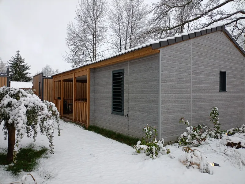 Chalet Premium 42M² - 2 Chambres + Terrasse Couverte + Clim Réversible + Tv