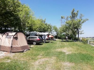 Pitch: car + tent/caravan or camping-car + electricity + water — 3