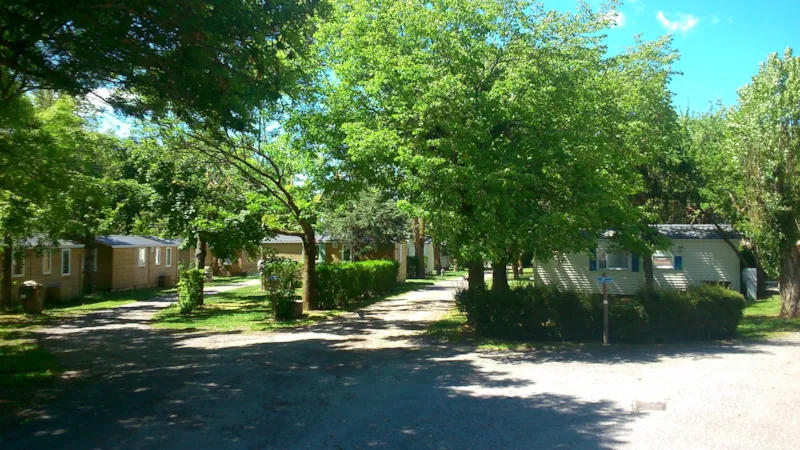 Forfait Grand Confort : Emplacement + Voiture + Electricité 6 A + Eau Et Évacuation