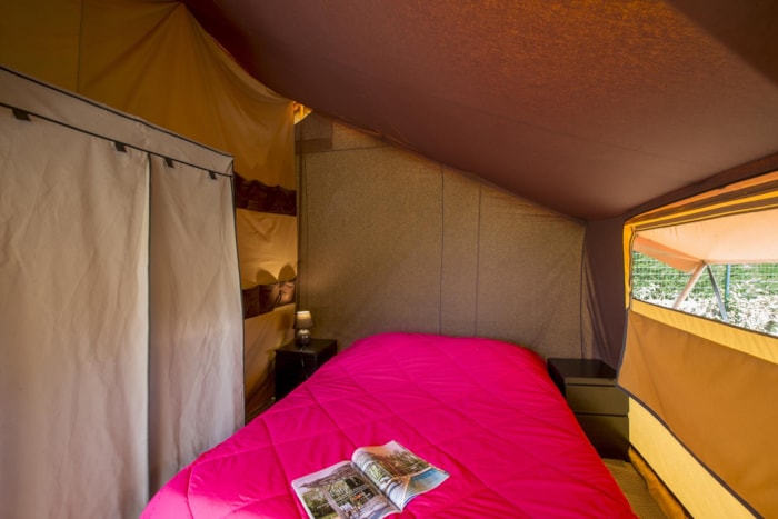 Tente Natura 25M² - 2 Chambres - Terrasse Semi-Couverte / Sans Sanitaires Privés (3 Ans)