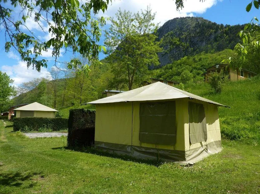 Location - Bungalow Toilé Standard 16M² - 2 Chambres - Sans Sanitaires - Flower Camping LA BEXANELLE