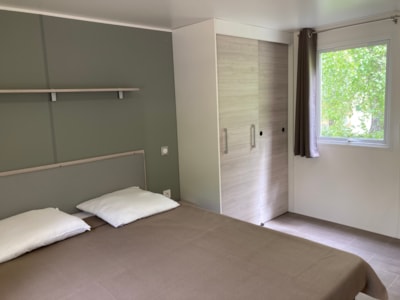 Mobile-home Confort 36m² - 2 bedrooms  - adapted to the people with reduced mobility + Half-covered