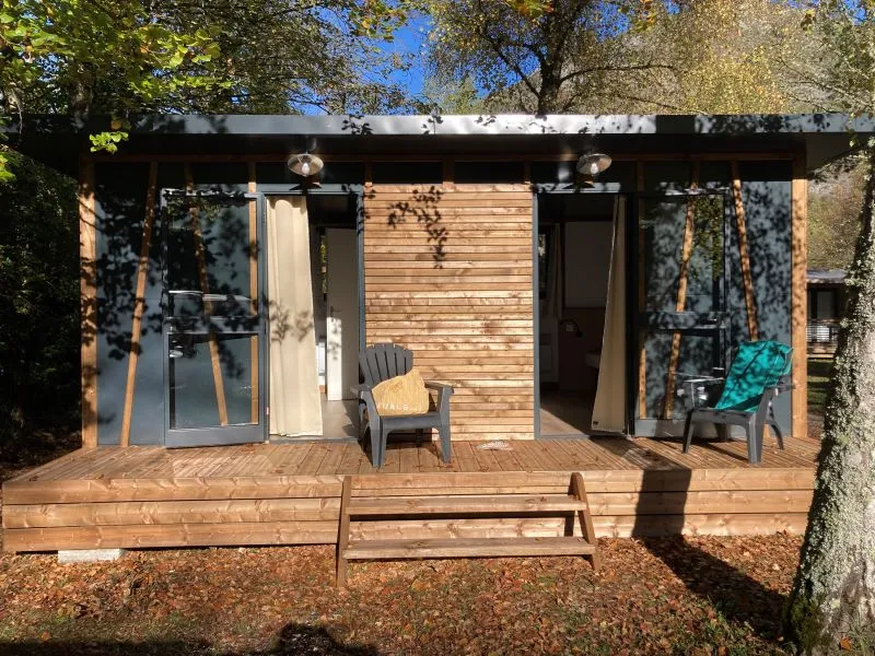 Location - Chalet Studio Standard 10M² - Douche Et Wc Commun + Terrasse Couverte - Flower Camping LA BEXANELLE