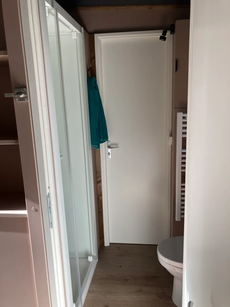 Chalet Studio Standard 10M² - Douche Et Wc Commun + Terrasse Couverte