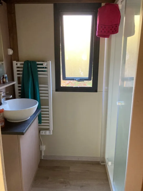 Chalet Victoria Confort 20M² - 1 Chambre + Tv + Terrasse Couverte