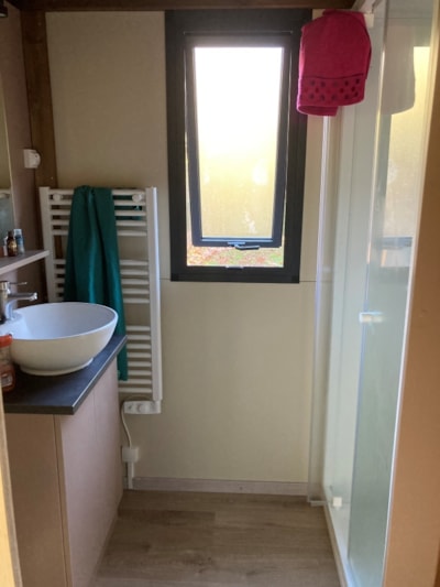 Chalet Victoria Confort 20m² - 1 bedroom + TV + sheltered terrace
