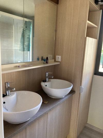 Chalet Portland Premium 35m² - 3 bedrooms + TV + LV + Half-covered terrace