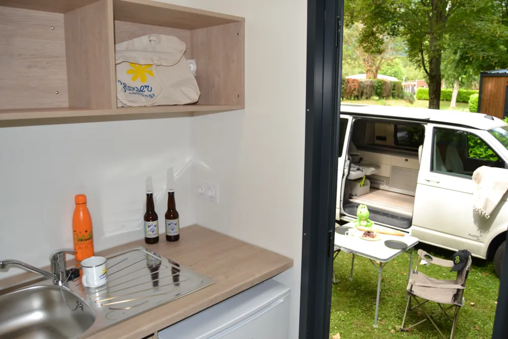 Emplacement - Forfait Premium Équipé D'un Sanitaire Privatif - Flower Camping LA BEXANELLE