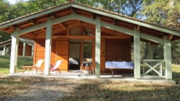 Accommodation - Chalet 3 Bedrooms 35M², With Covered Terrace 20M² (6 Persons And 2 Vehicles Included) - Camping Naturiste du Lac de Lislebonne