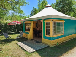 Accommodation - Canvas Bungalow Family 25M² 2 Bedrooms (6Persons And 2 Vehicles Included) - Camping Naturiste du Lac de Lislebonne