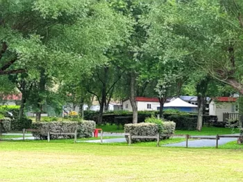 Stellplatz - Stellplatz: Wohnmobil - Domaine du Lac de Neguenou