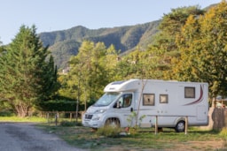 Camping Les Templiers - image n°7 - Roulottes