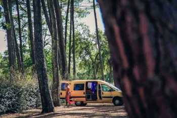 Kampeerplaats(en) - Comfort Standplaats Pakket - Elektriciteit 10A - Camping La Civelle