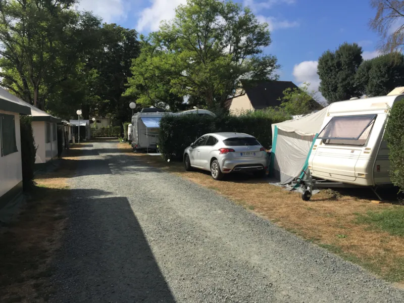 Forfait Confort (1 Emplacement / 1 Voiture / Électricité 10A)