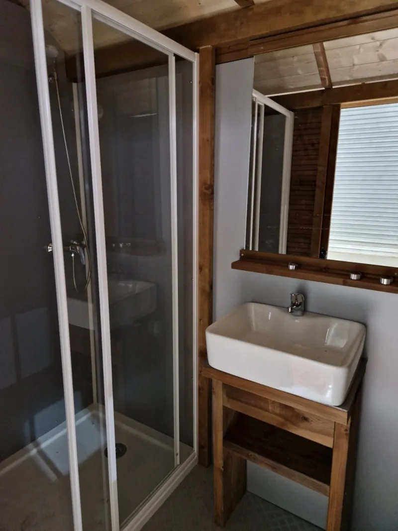 Forfait Premium : Emplacement 10A Équipé D'une Freecamp /