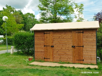 Premium package: 10A pitch equipped with a Freecamp /...