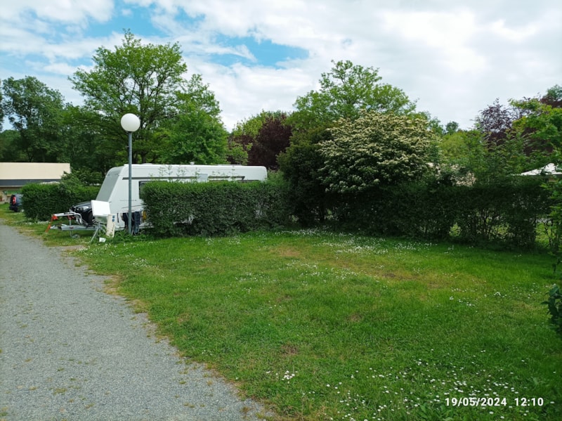 Forfait Confort (1 emplacement / 1 voiture / électricité 10A)