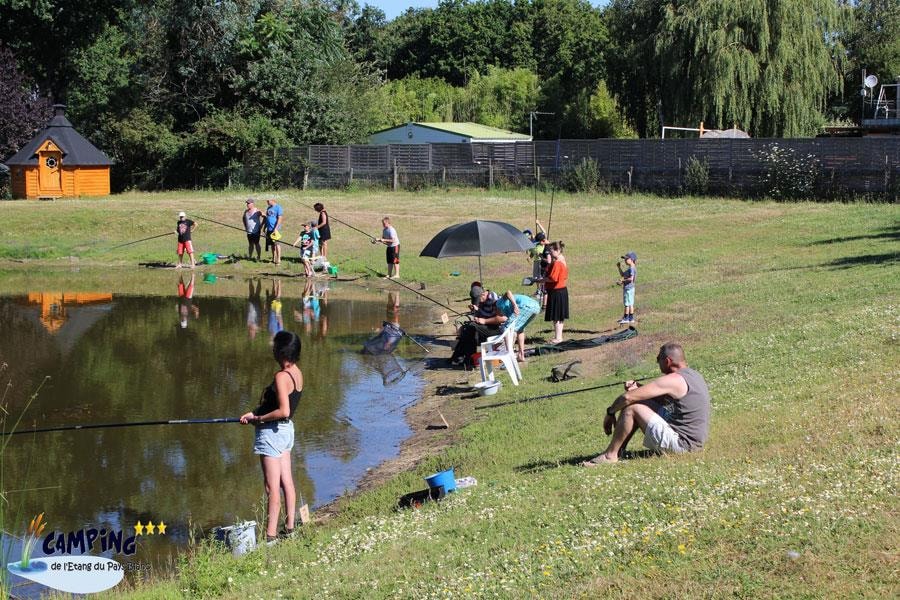 Camping L'Étang du Pays Blanc — Foto 7