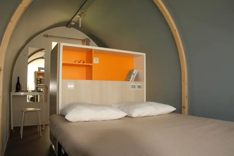 Mini Coco - 1 Lit Double - Sans Eau Courante, Sans Wc, Ni Douche